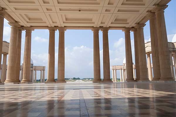 Basilique Notre-Dame de la Paix de Yamoussoukro Conservation et Influence Culturelle